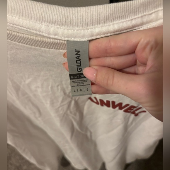 Unwell (Alix Earle and Alex Cooper) Limited Edition T-shirt - Picture 4 of 4